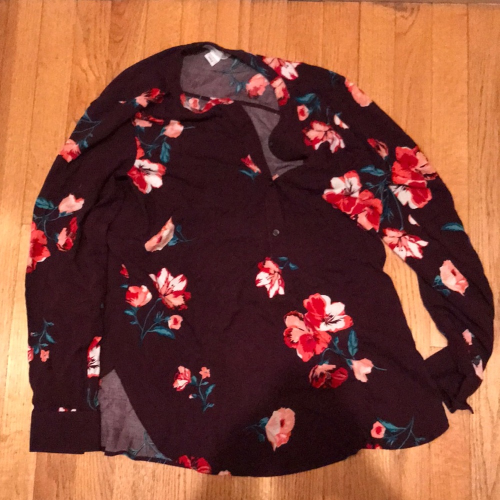 Long sleeved flowered tee
